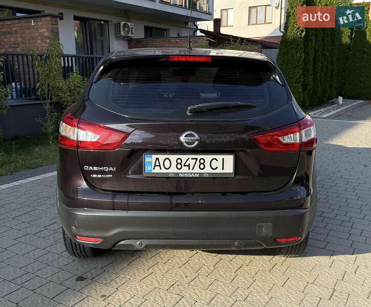 Внедорожник / Кроссовер Nissan Qashqai 2016 в Ужгороде