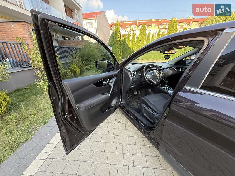 Внедорожник / Кроссовер Nissan Qashqai 2016 в Ужгороде