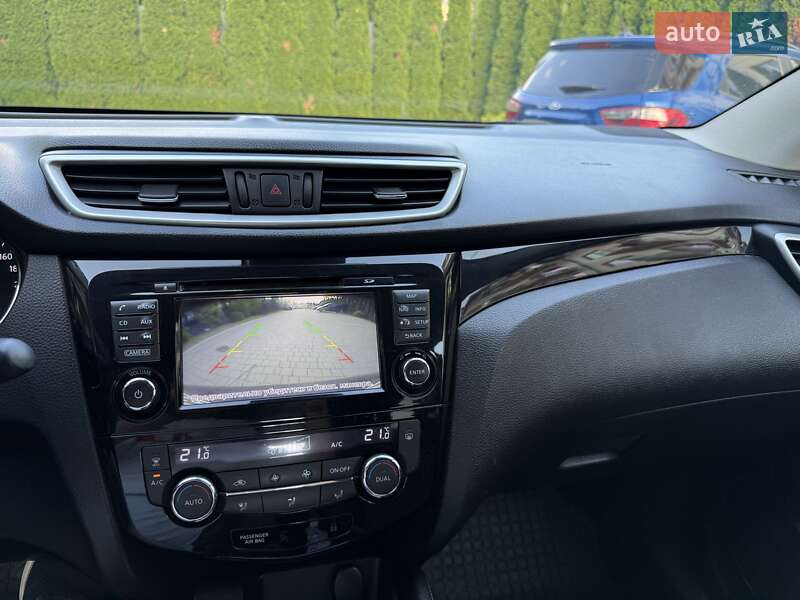 Внедорожник / Кроссовер Nissan Qashqai 2016 в Ужгороде