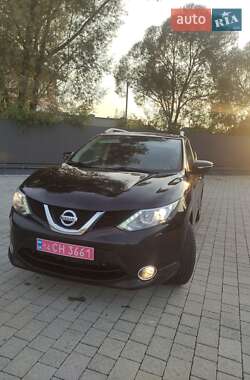 Внедорожник / Кроссовер Nissan Qashqai 2014 в 