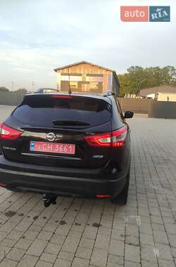 Внедорожник / Кроссовер Nissan Qashqai 2014 в 