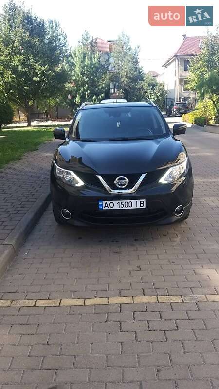 Внедорожник / Кроссовер Nissan Qashqai 2015 в Ужгороде