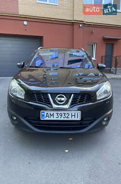 Внедорожник / Кроссовер Nissan Qashqai 2010 в 