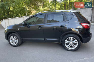Внедорожник / Кроссовер Nissan Qashqai 2010 в 