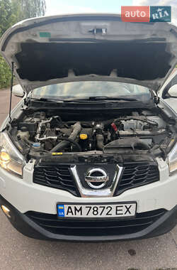 Внедорожник / Кроссовер Nissan Qashqai 2011 в 