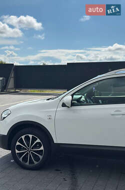 Внедорожник / Кроссовер Nissan Qashqai 2012 в 