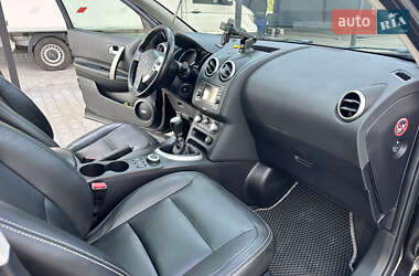 Внедорожник / Кроссовер Nissan Qashqai 2012 в 