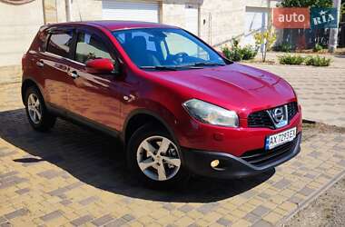 Позашляховик / Кросовер Nissan Qashqai 2010 в 