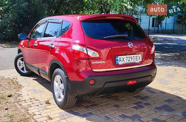 Позашляховик / Кросовер Nissan Qashqai 2010 в 