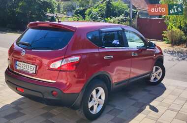 Позашляховик / Кросовер Nissan Qashqai 2010 в 