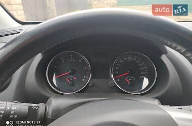 Внедорожник / Кроссовер Nissan Qashqai 2012 в 