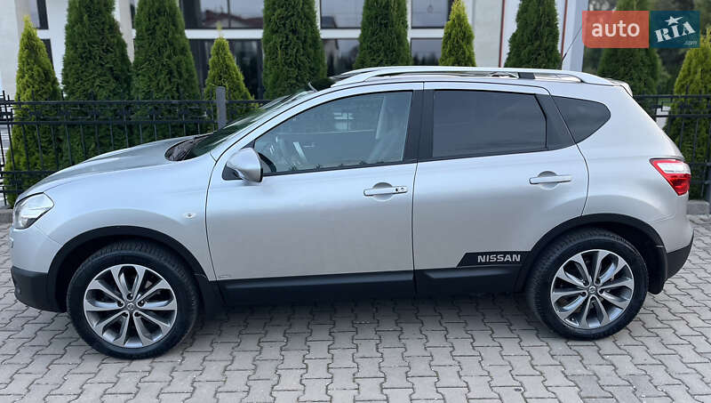 Позашляховик / Кросовер Nissan Qashqai 2010 в Стрию