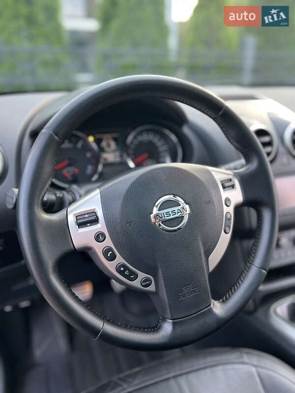 Позашляховик / Кросовер Nissan Qashqai 2010 в Стрию