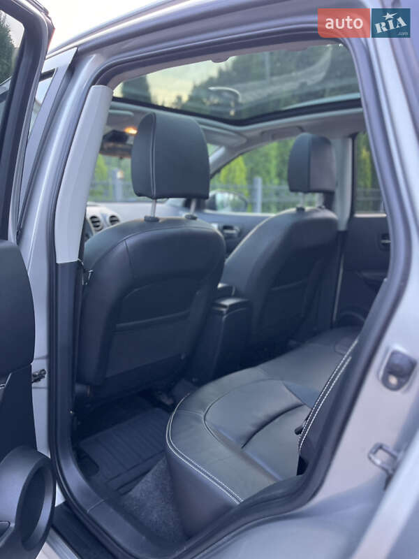 Позашляховик / Кросовер Nissan Qashqai 2010 в Стрию