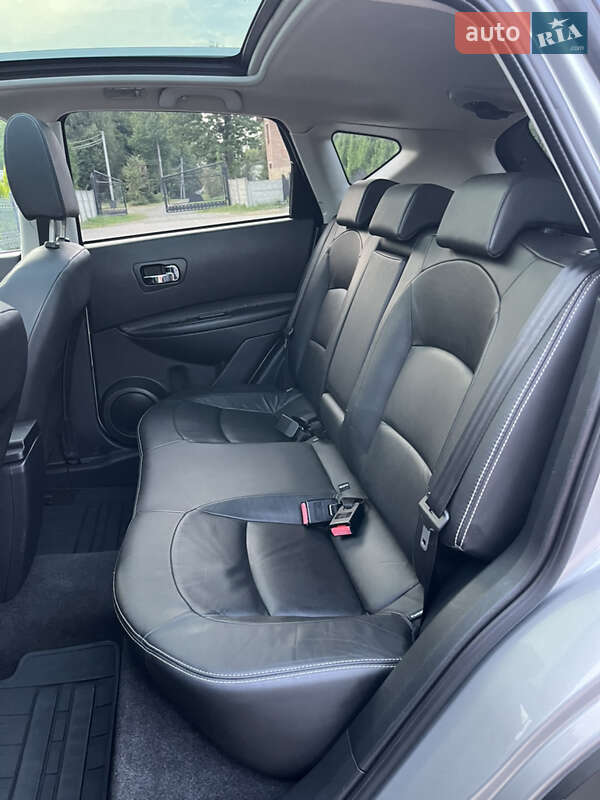 Позашляховик / Кросовер Nissan Qashqai 2010 в Стрию