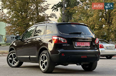 Внедорожник / Кроссовер Nissan Qashqai 2010 в 