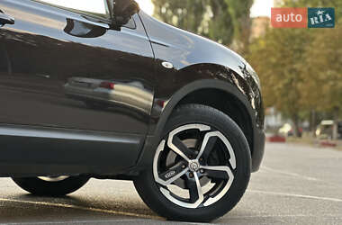 Внедорожник / Кроссовер Nissan Qashqai 2010 в 