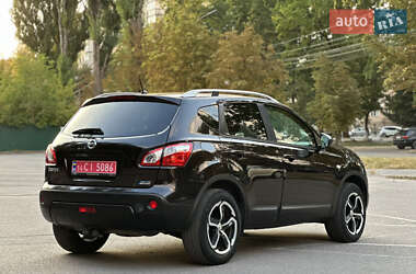 Внедорожник / Кроссовер Nissan Qashqai 2010 в 