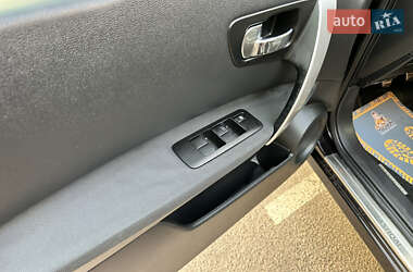 Внедорожник / Кроссовер Nissan Qashqai 2010 в 