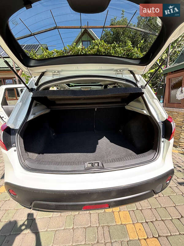 Позашляховик / Кросовер Nissan Qashqai 2012 в Чернівцях фото 9 Позашляховик / Кросовер Nissan Qashqai 2012 в Чернівцях