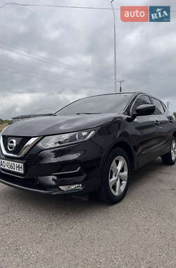 Позашляховик / Кросовер Nissan Qashqai 2017 в Виноградові