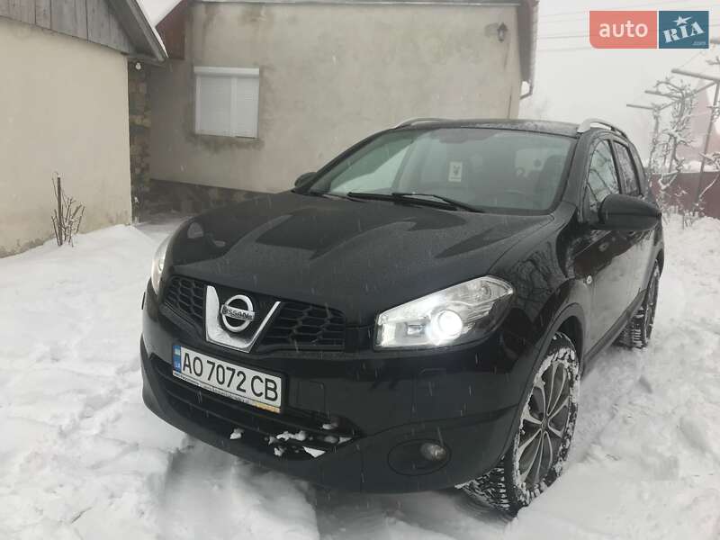 Позашляховик / Кросовер Nissan Qashqai 2010 в 