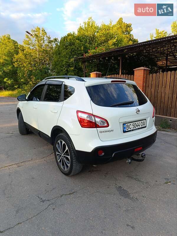 Внедорожник / Кроссовер Nissan Qashqai 2013 в Александрие