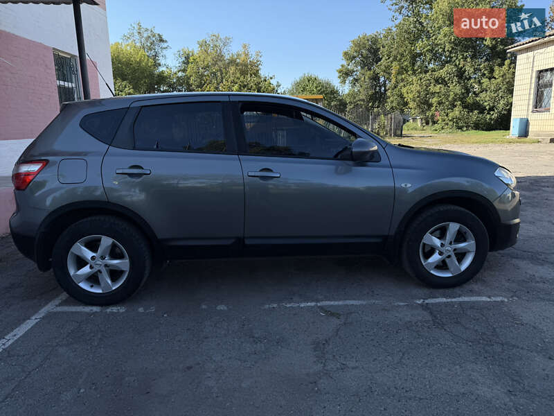 Внедорожник / Кроссовер Nissan Qashqai 2012 в Решетиловке