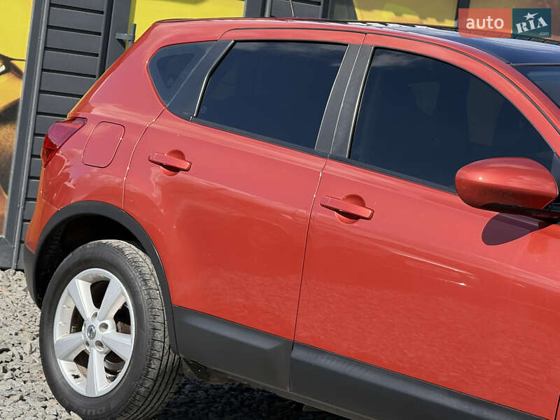 Позашляховик / Кросовер Nissan Qashqai 2008 в Стрию