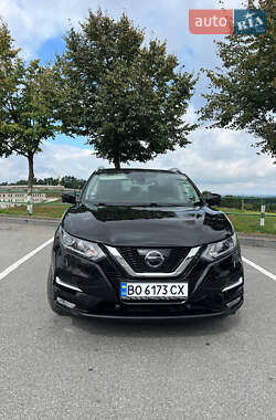 Внедорожник / Кроссовер Nissan Qashqai 2017 в Почаеве