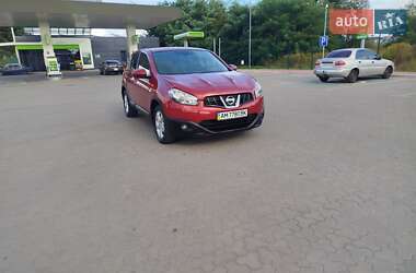 Внедорожник / Кроссовер Nissan Qashqai 2013 в 