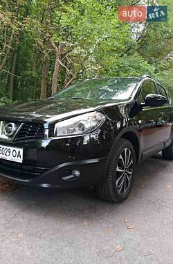Внедорожник / Кроссовер Nissan Qashqai 2013 в 