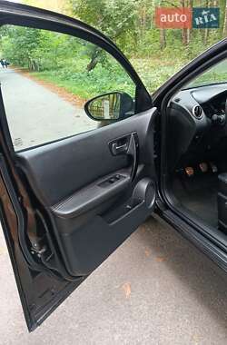 Внедорожник / Кроссовер Nissan Qashqai 2013 в 