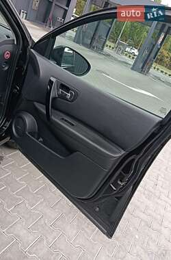 Внедорожник / Кроссовер Nissan Qashqai 2013 в 