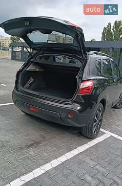 Внедорожник / Кроссовер Nissan Qashqai 2013 в 