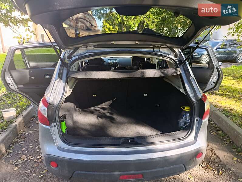 Внедорожник / Кроссовер Nissan Qashqai 2010 в Львове