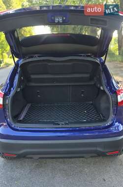 Внедорожник / Кроссовер Nissan Qashqai 2016 в 