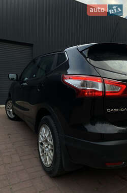 Внедорожник / Кроссовер Nissan Qashqai 2014 в 