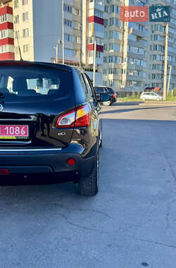 Внедорожник / Кроссовер Nissan Qashqai 2012 в 