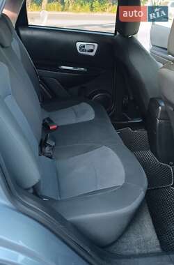 Позашляховик / Кросовер Nissan Qashqai 2013 в  фото 16 Позашляховик / Кросовер Nissan Qashqai 2013 в