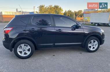 Внедорожник / Кроссовер Nissan Qashqai 2011 в 