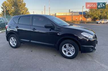 Внедорожник / Кроссовер Nissan Qashqai 2011 в 