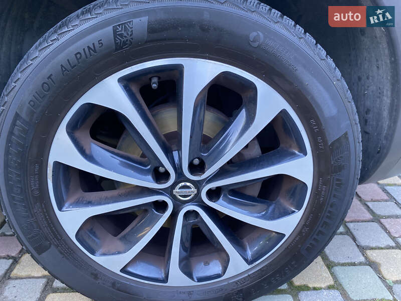 Внедорожник / Кроссовер Nissan Qashqai 2013 в Черновцах