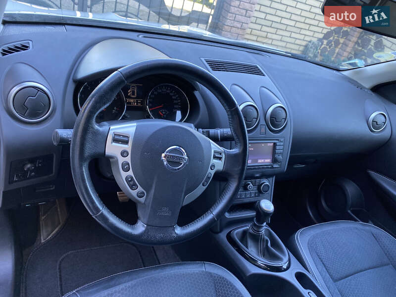 Внедорожник / Кроссовер Nissan Qashqai 2013 в Черновцах