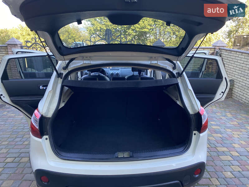 Внедорожник / Кроссовер Nissan Qashqai 2013 в Черновцах