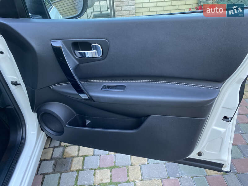 Внедорожник / Кроссовер Nissan Qashqai 2013 в Черновцах