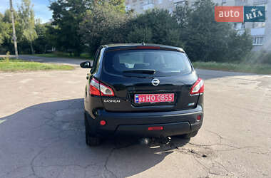 Внедорожник / Кроссовер Nissan Qashqai 2010 в 