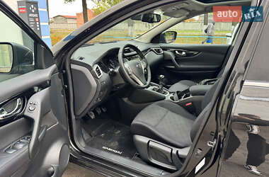 Внедорожник / Кроссовер Nissan Qashqai 2015 в 