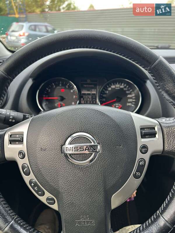 Позашляховик / Кросовер Nissan Qashqai 2011 в Радивиліві