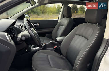 Внедорожник / Кроссовер Nissan Qashqai 2012 в 
